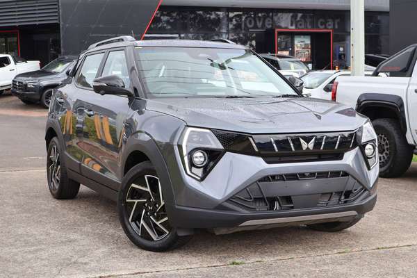2025 Mahindra XUV3XO AX7L