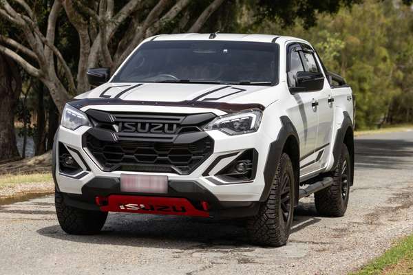 2024 Isuzu D-MAX BLADE 4X4