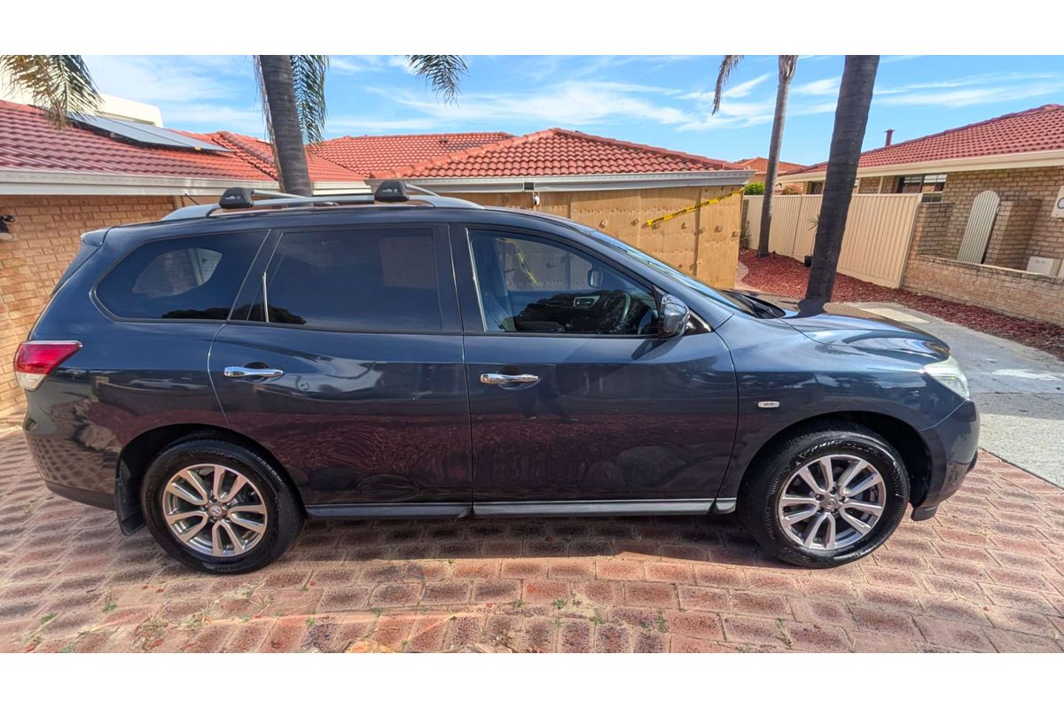 2015 Nissan Pathfinder ST R52