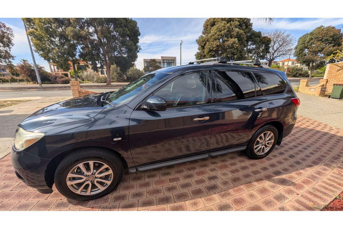 2015 Nissan Pathfinder ST R52