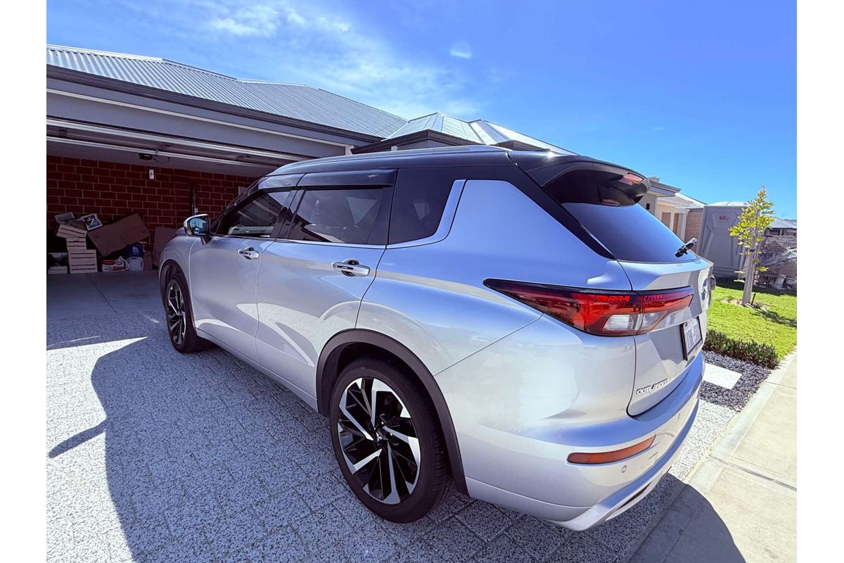 2023 Mitsubishi Outlander Exceed Tourer ZM