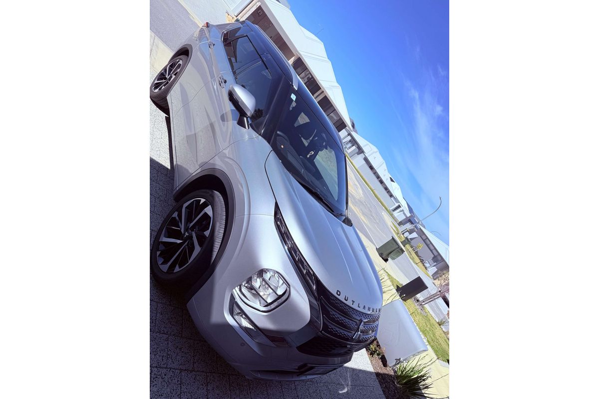 2023 Mitsubishi Outlander Exceed Tourer ZM