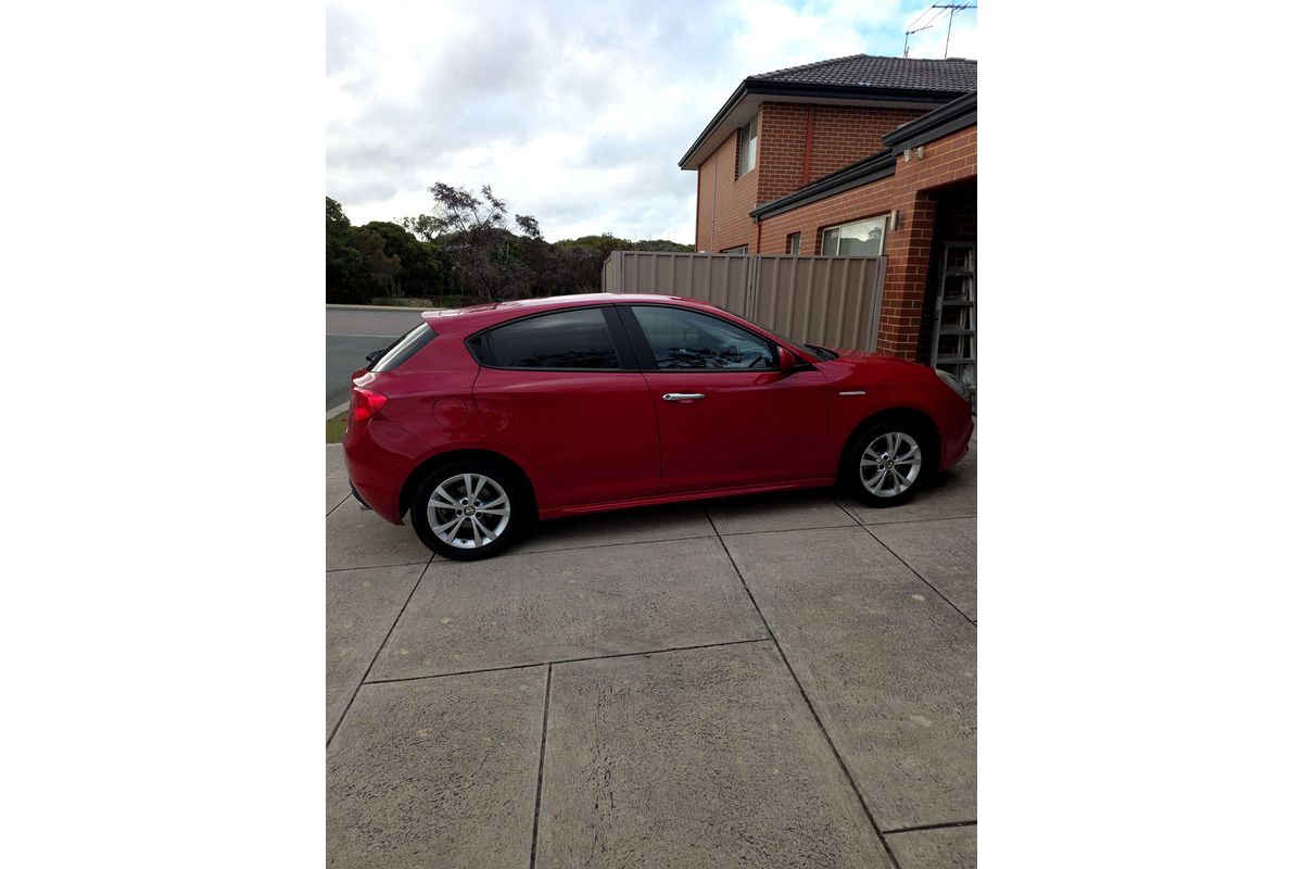 2014 Alfa Romeo Giulietta Progression JTD-M Series 0