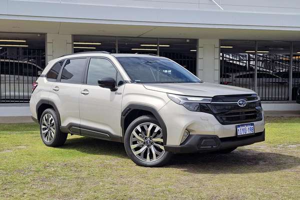 2025 Subaru Forester Hybrid Touring S6