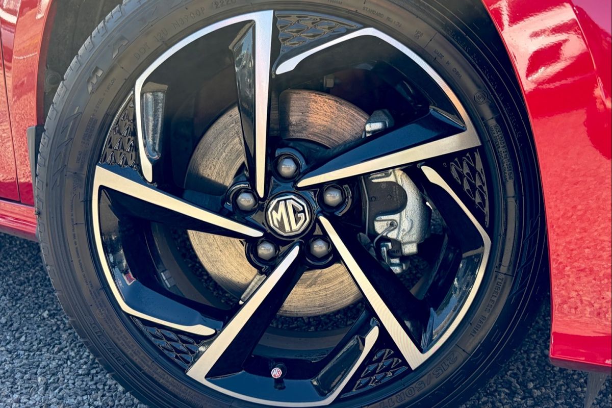 2025 MG MG5 Essence