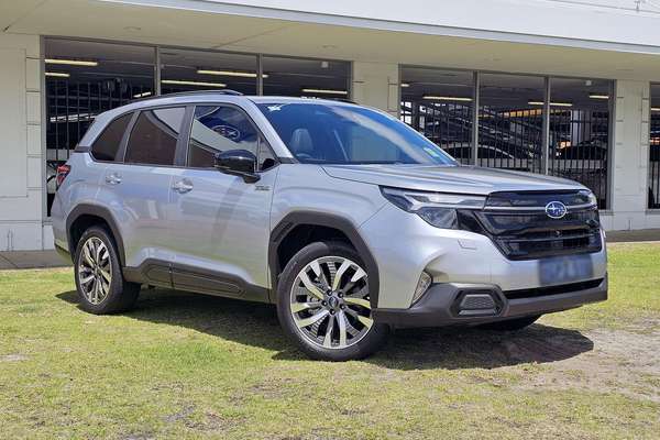 2025 Subaru Forester Hybrid Touring S6