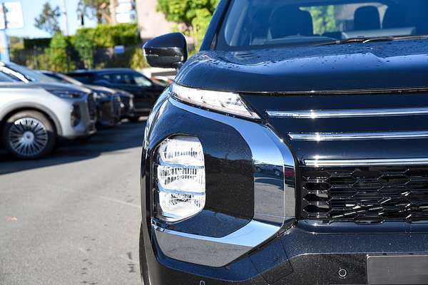 2025 Mitsubishi Outlander ES ZM thumb-13