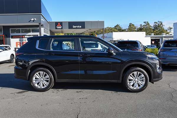 2025 Mitsubishi Outlander ES ZM thumb-2