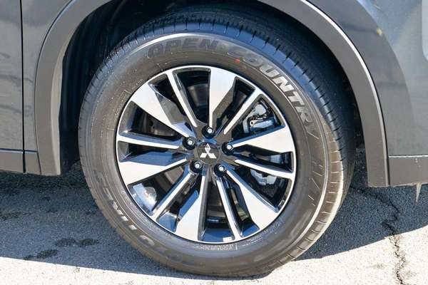 2026 Mitsubishi Outlander LS ZM thumb-3