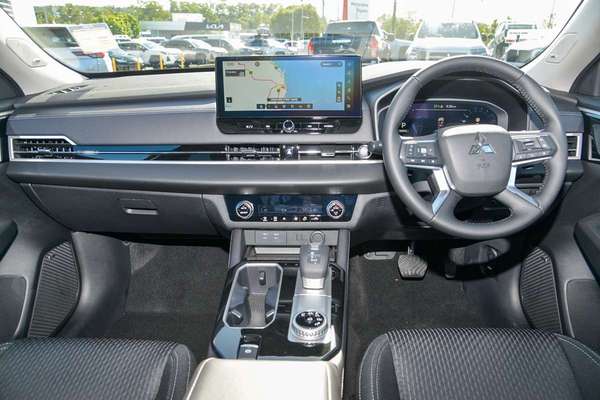 2026 Mitsubishi Outlander LS ZM thumb-16