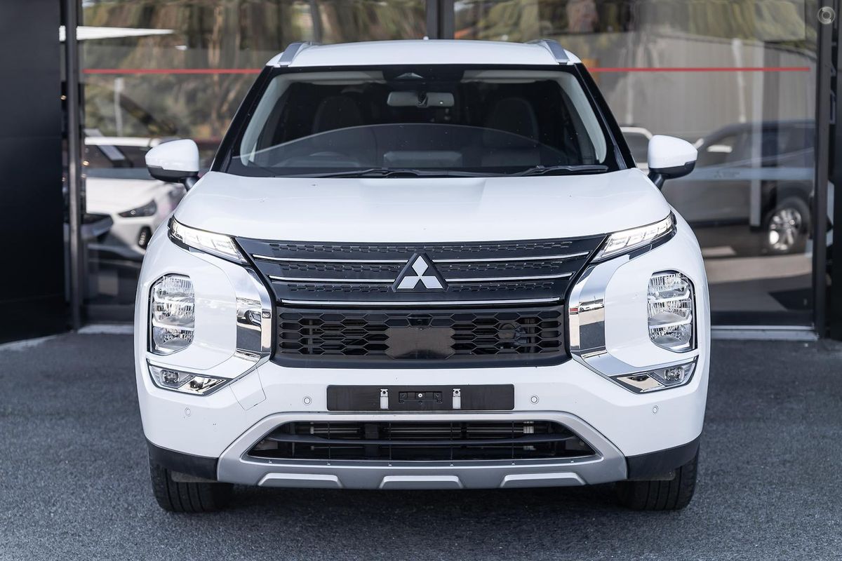 2024 Mitsubishi Outlander LS ZM
