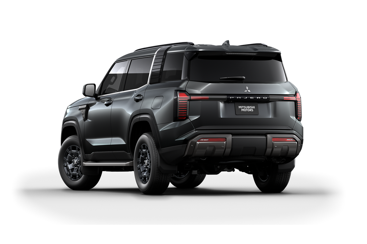 2026 Mitsubishi Pajero GLS 7 NU