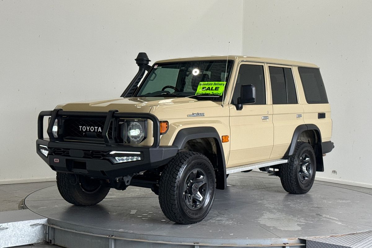 2024 Toyota Landcruiser GXL GDJL76R