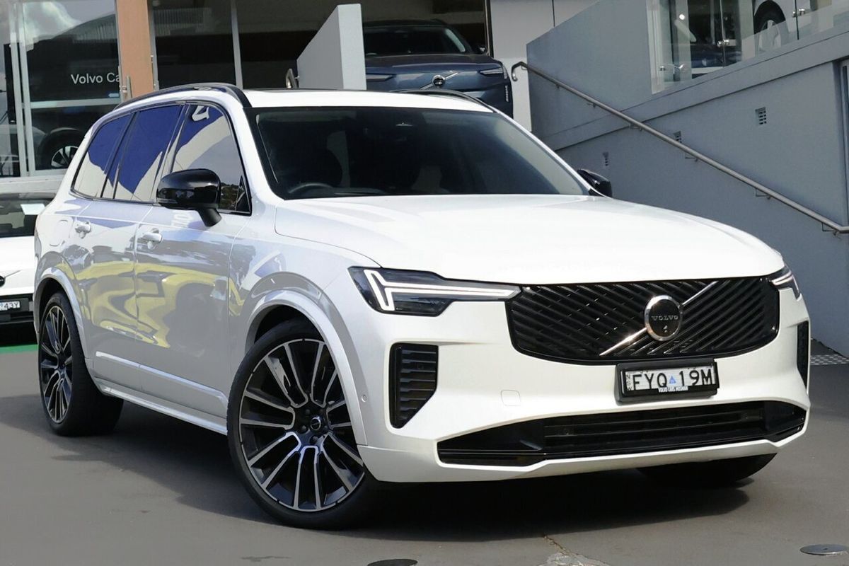 2025 Volvo XC90 Ultra T8 Plug-In Hybrid