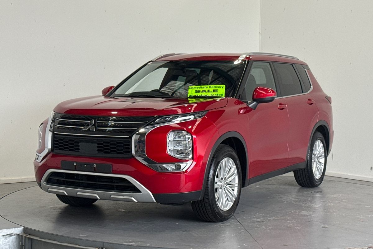 2022 Mitsubishi Outlander LS ZM