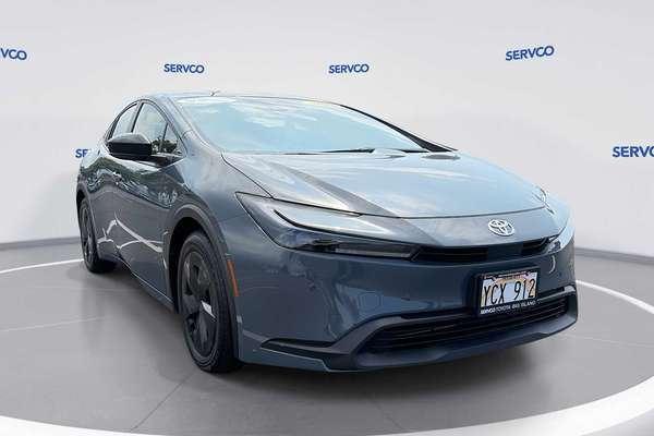 2025 Toyota Prius LE