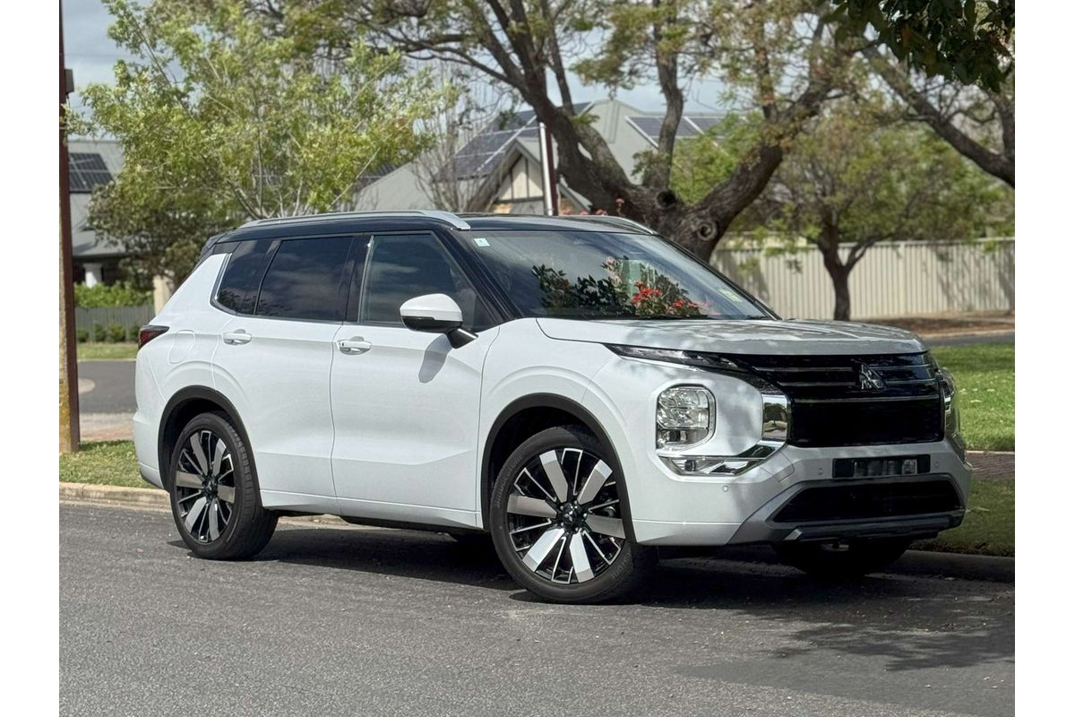 2025 Mitsubishi Outlander Exceed Tourer ZM