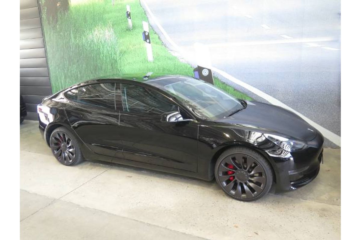 2023 Tesla Model 3 Performance