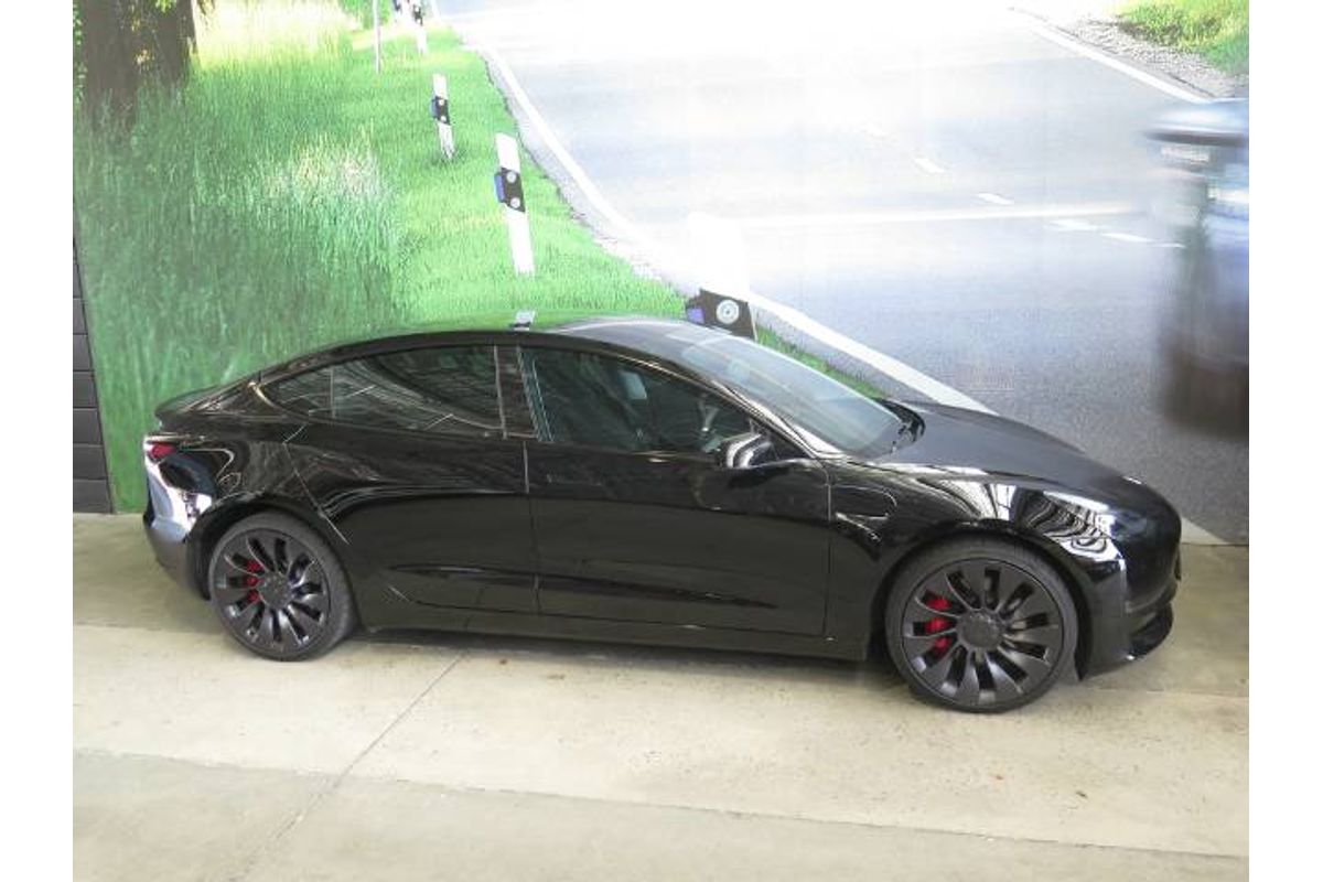 2023 Tesla Model 3 Performance