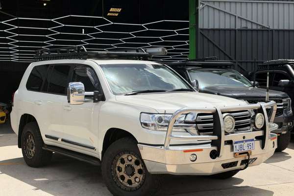 2017 Toyota Landcruiser Sahara VDJ200R
