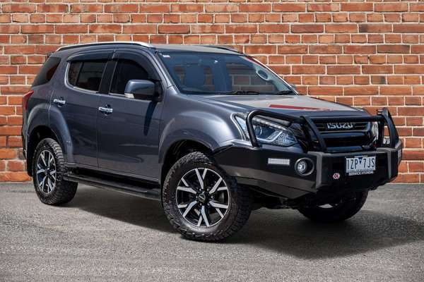 2020 Isuzu MU-X Onyx Edition