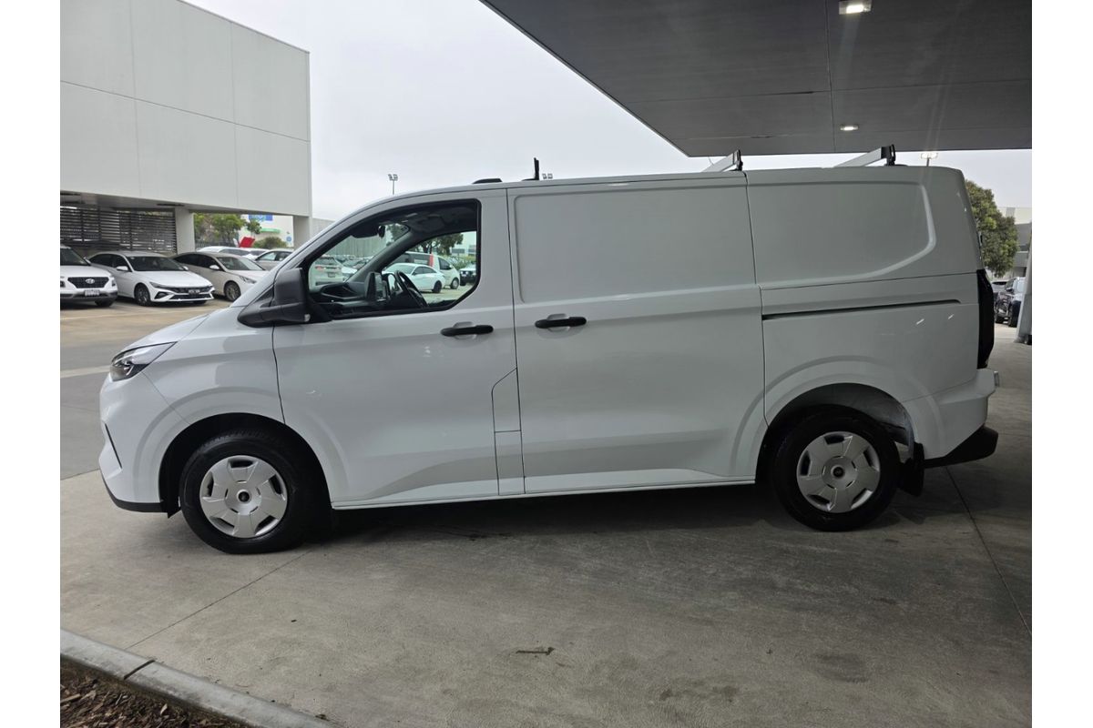 2024 Ford Transit Custom Trend SWB AV SWB Low Roof image 4