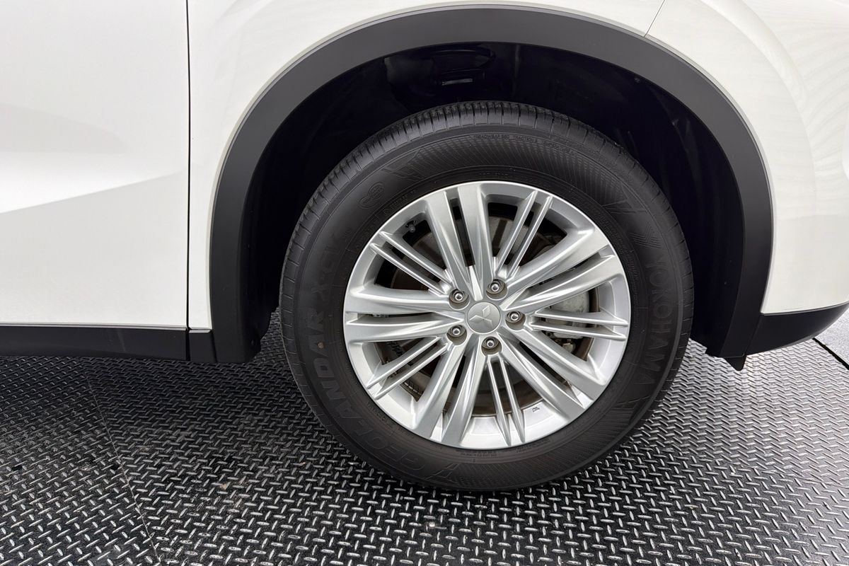2023 Mitsubishi Outlander ES ZM