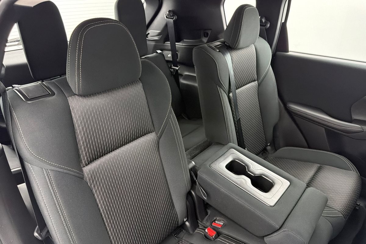2023 Mitsubishi Outlander ES ZM