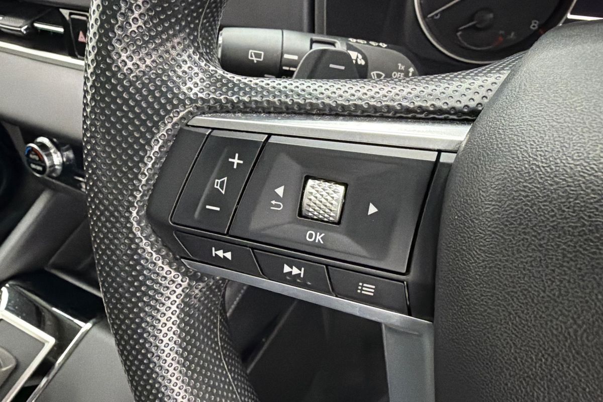2023 Mitsubishi Outlander ES ZM