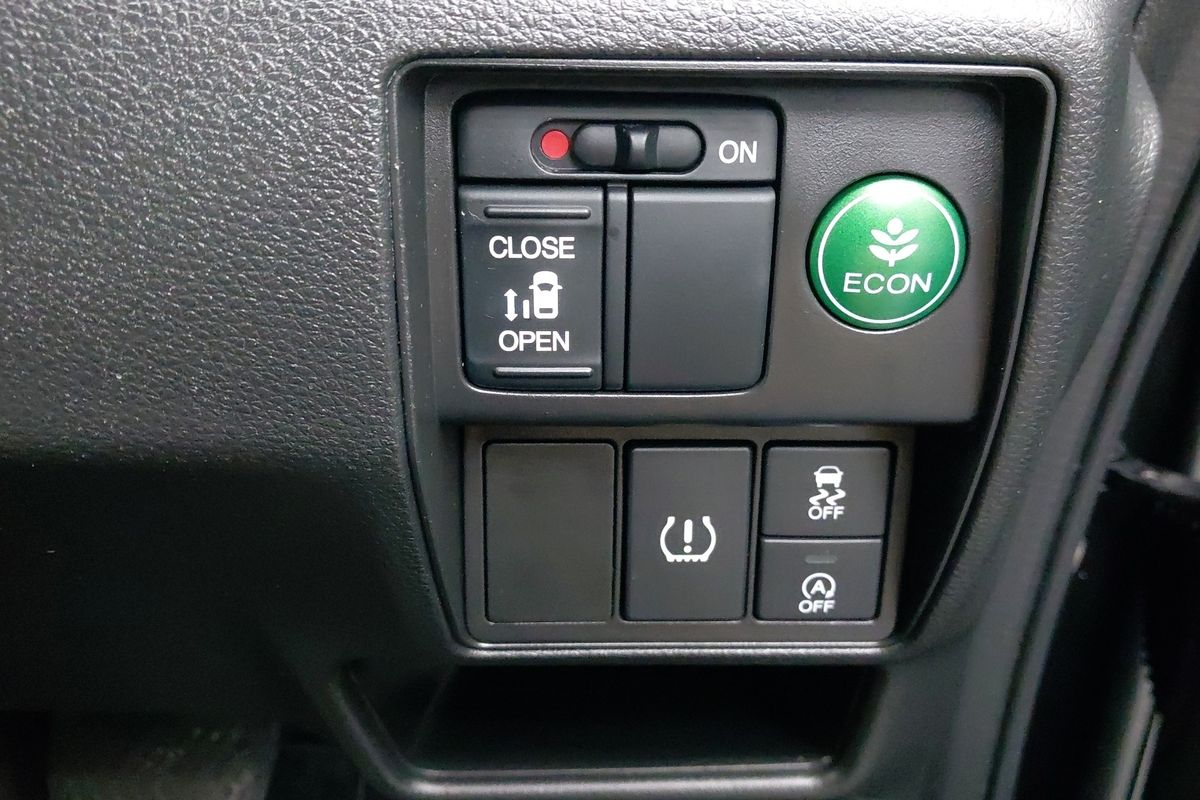 2017 Honda Odyssey VTi 5th Gen