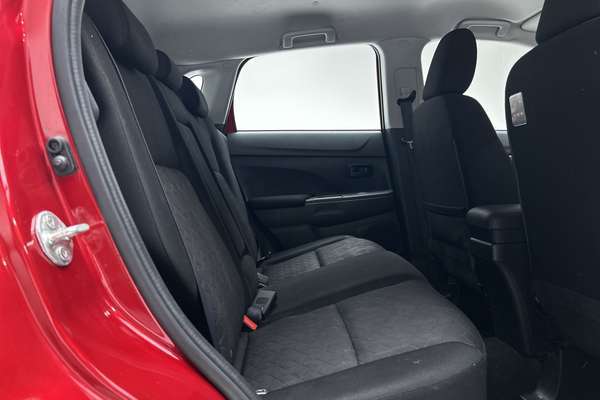 2019 Mitsubishi ASX ES XC thumb-11
