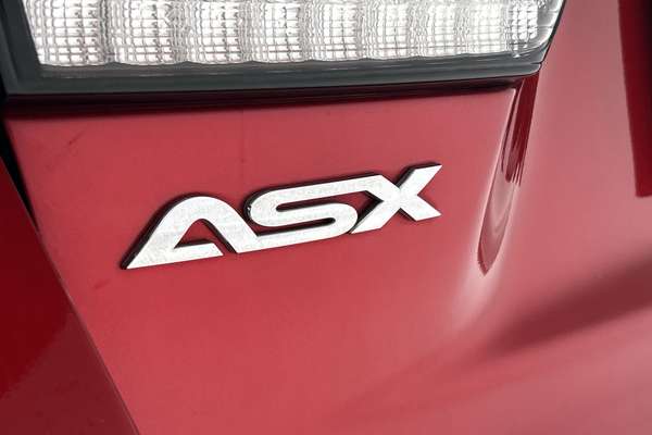 2019 Mitsubishi ASX ES XC thumb-21