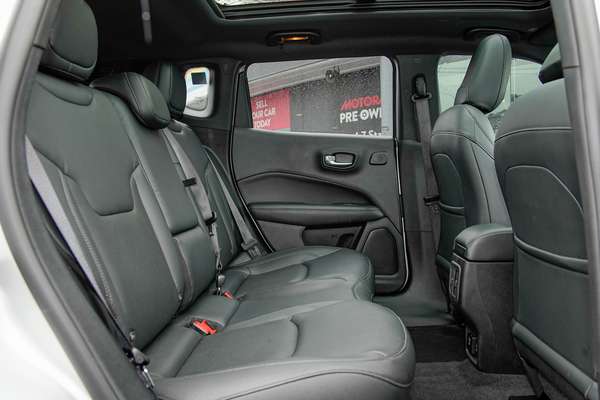 2020 Jeep Compass S-Limited M6 thumb-8