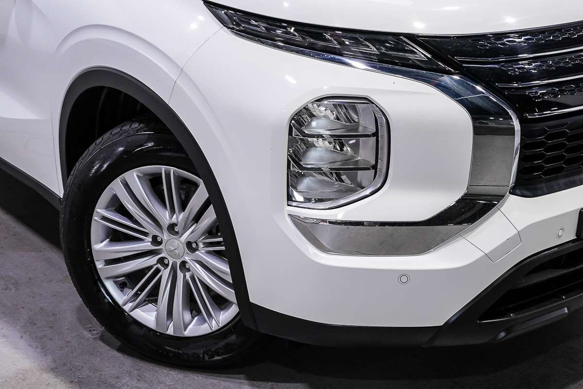 2024 Mitsubishi Outlander ES ZM