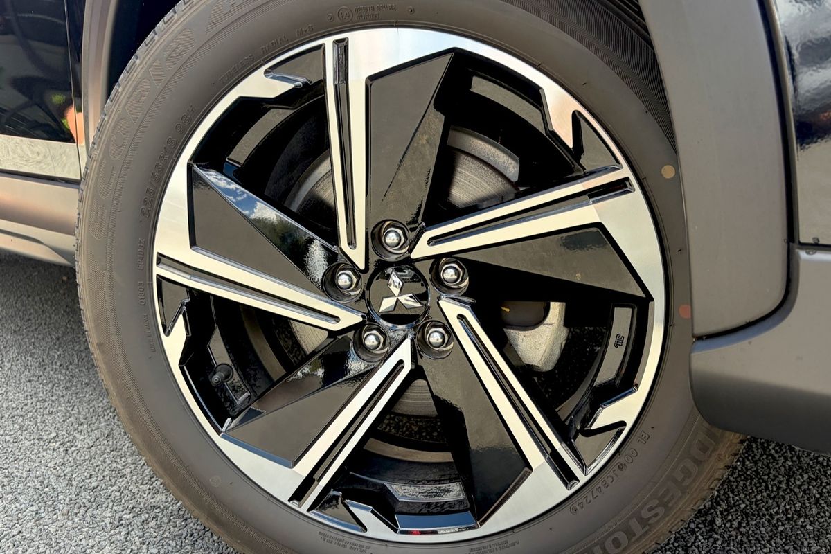 2025 Mitsubishi Eclipse Cross PHEV Aspire YB
