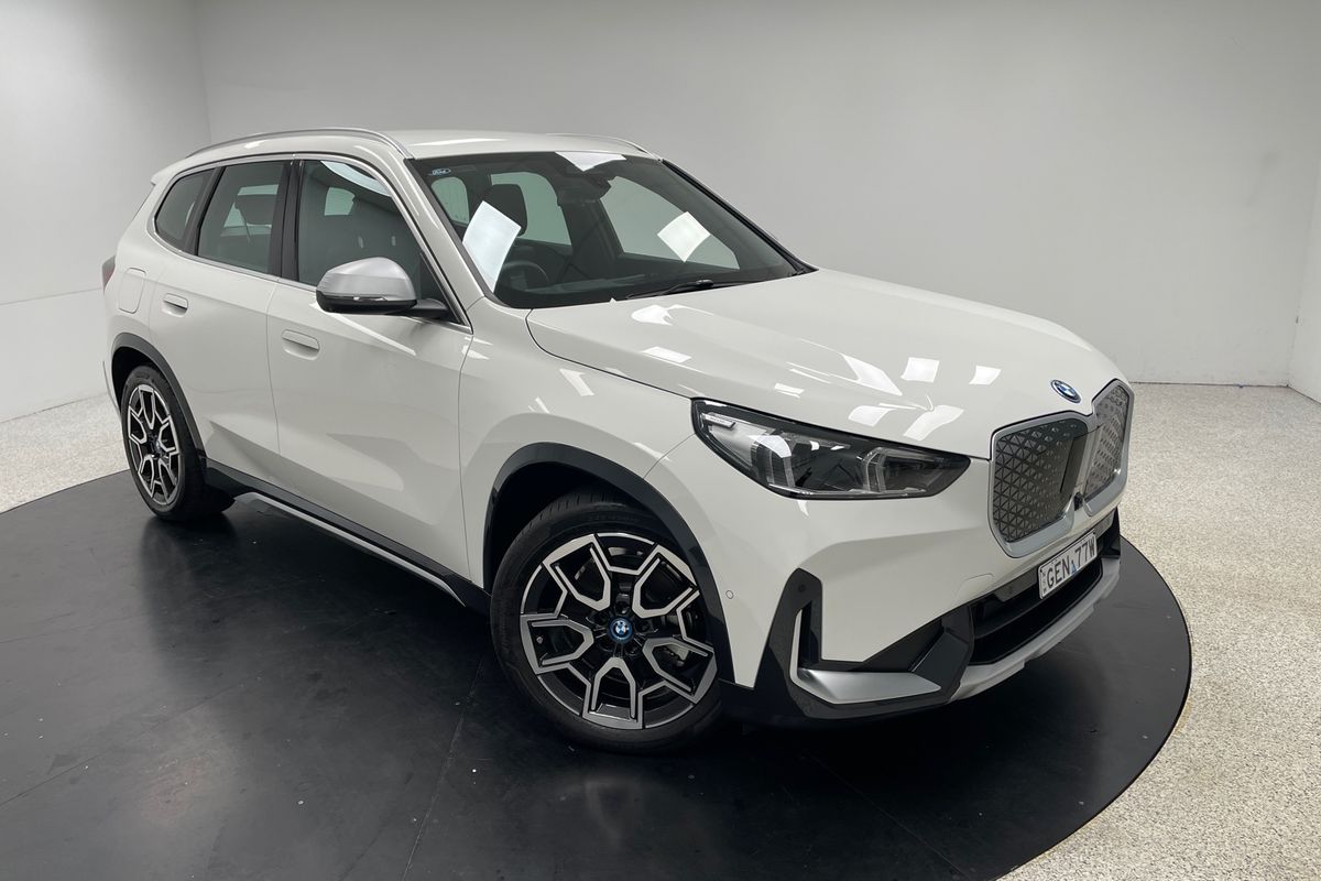 2025 BMW iX1 xDrive30 xLine U11