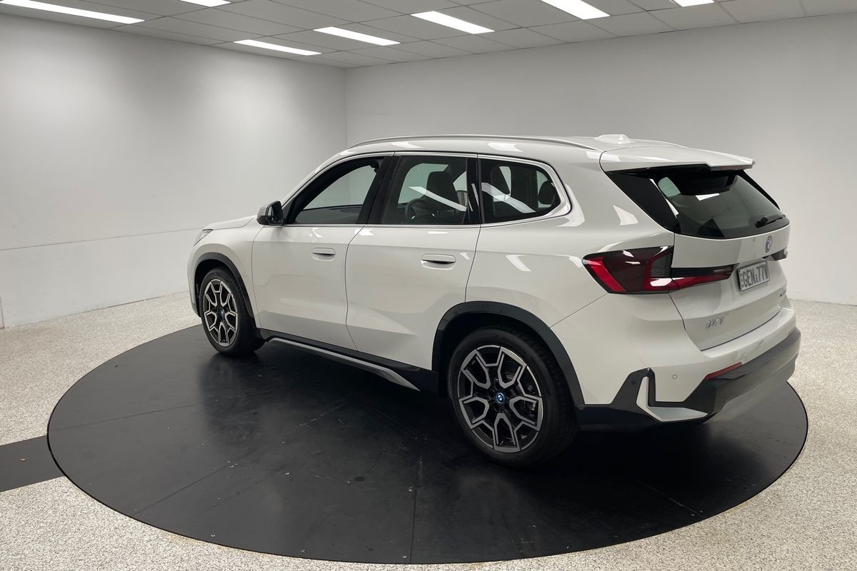 2025 BMW iX1 xDrive30 xLine U11