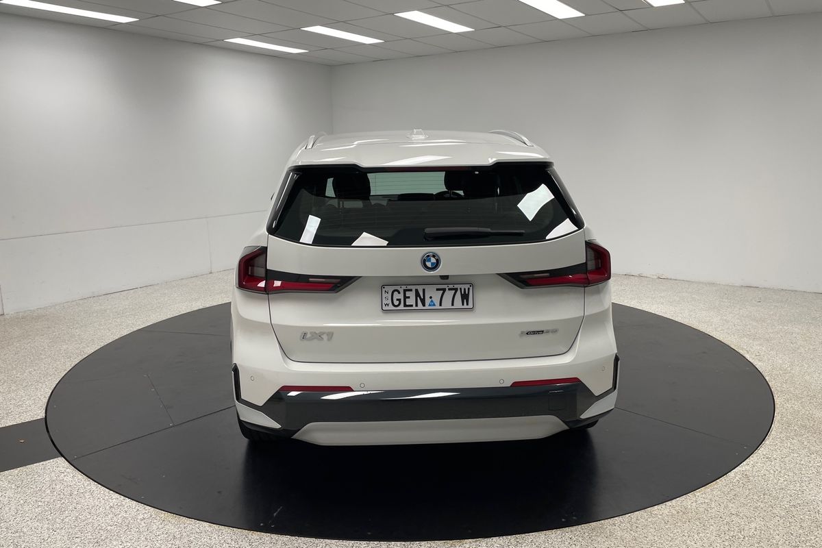 2025 BMW iX1 xDrive30 xLine U11
