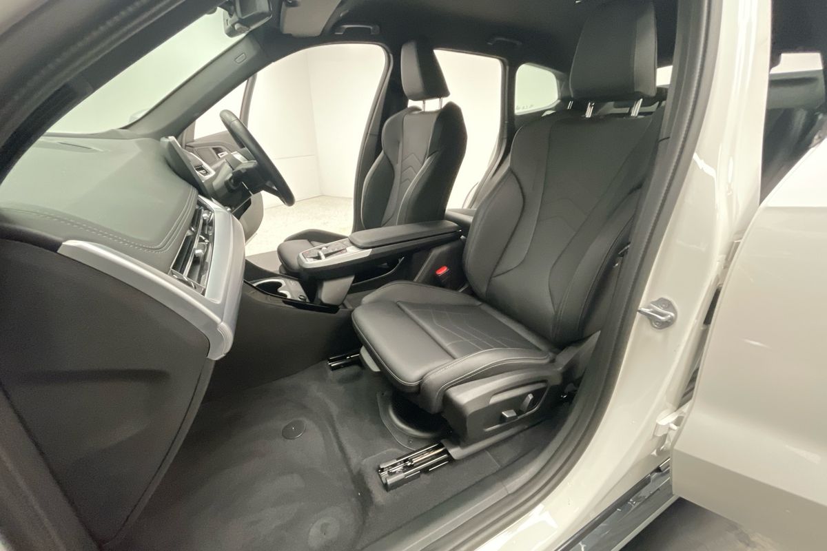 2025 BMW iX1 xDrive30 xLine U11