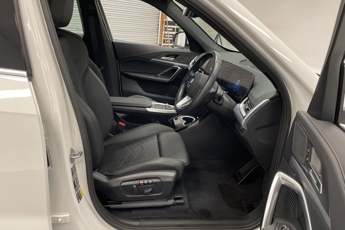 2025 BMW iX1 xDrive30 xLine U11