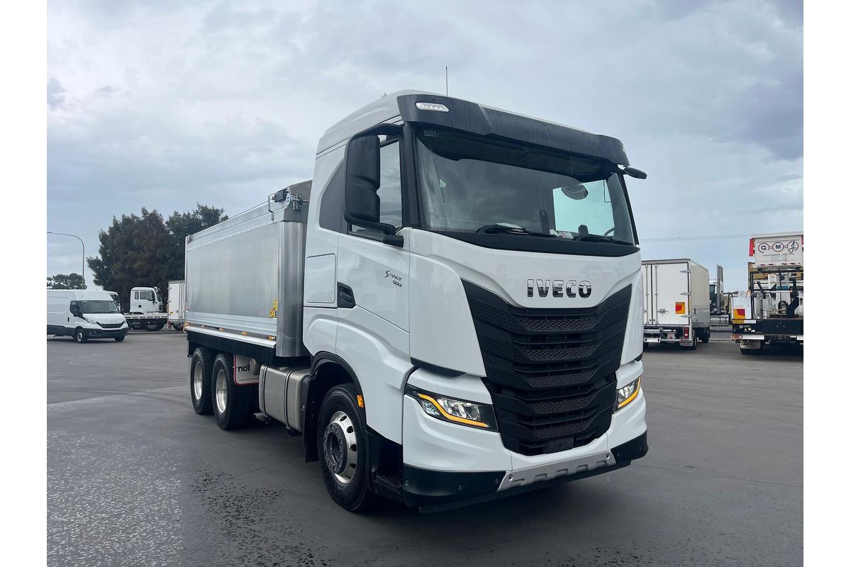 2024 IVECO S-Way AS230