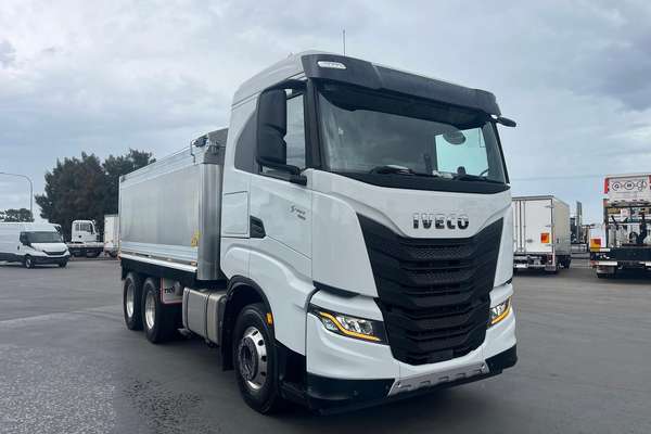 2024 IVECO S-Way AS230