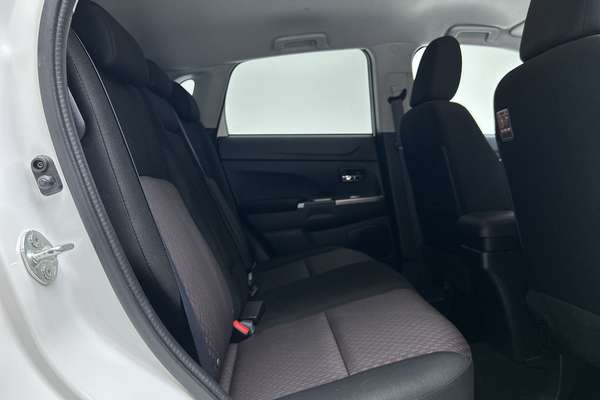 2017 Mitsubishi ASX LS XC thumb-11