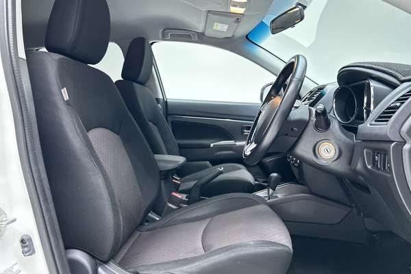 2017 Mitsubishi ASX LS XC thumb-12