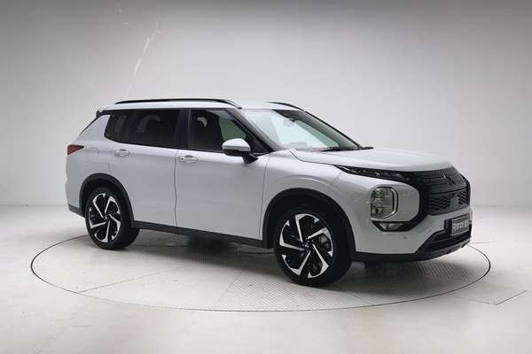 2023 Mitsubishi Outlander Aspire ZM thumb-1