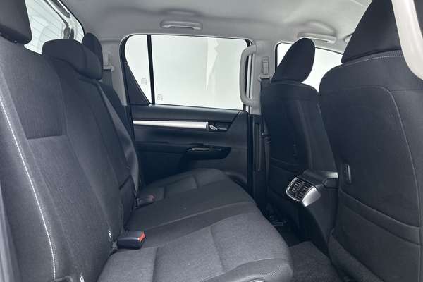 2021 Toyota Hilux SR5 GUN126R 4X4 thumb-11
