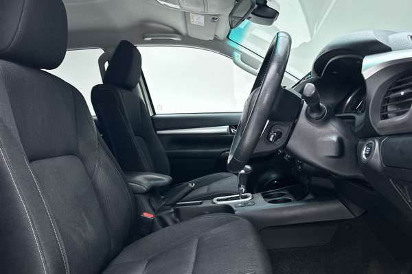 2021 Toyota Hilux SR5 GUN126R 4X4 thumb-12