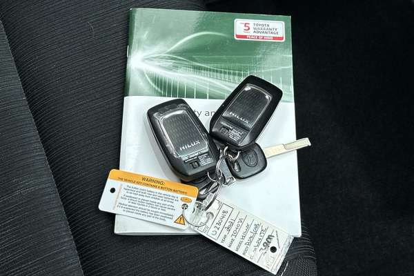2021 Toyota Hilux SR5 GUN126R 4X4 thumb-22