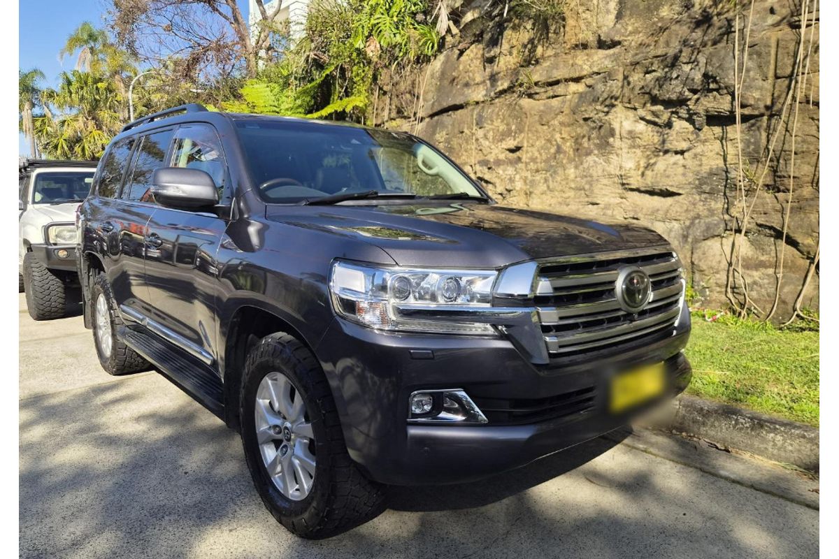 2020 Toyota Landcruiser Sahara VDJ200R