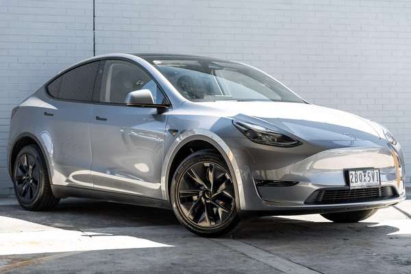 2025 Tesla Model Y Long Range